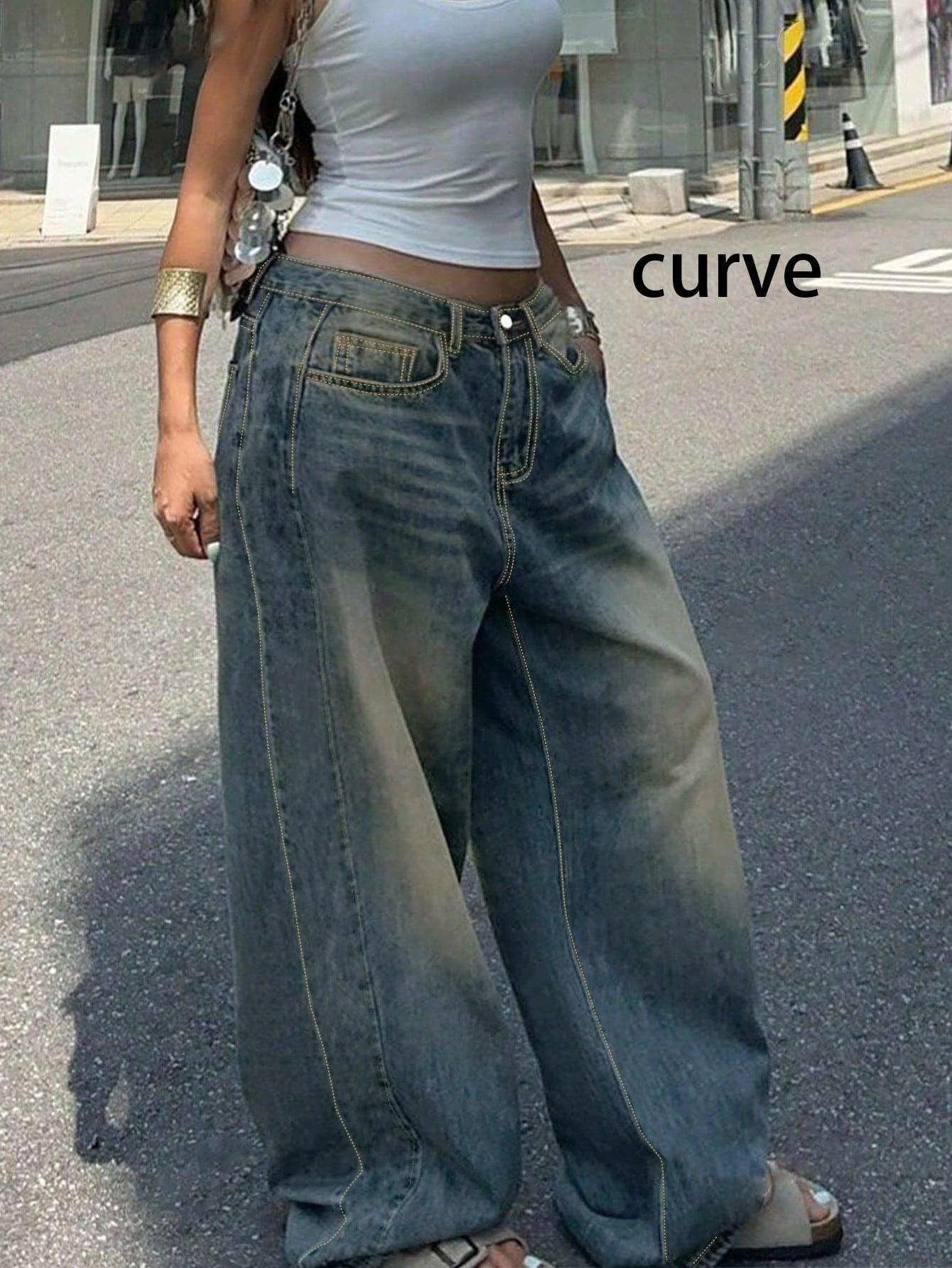 niebieskie spodnie jeans