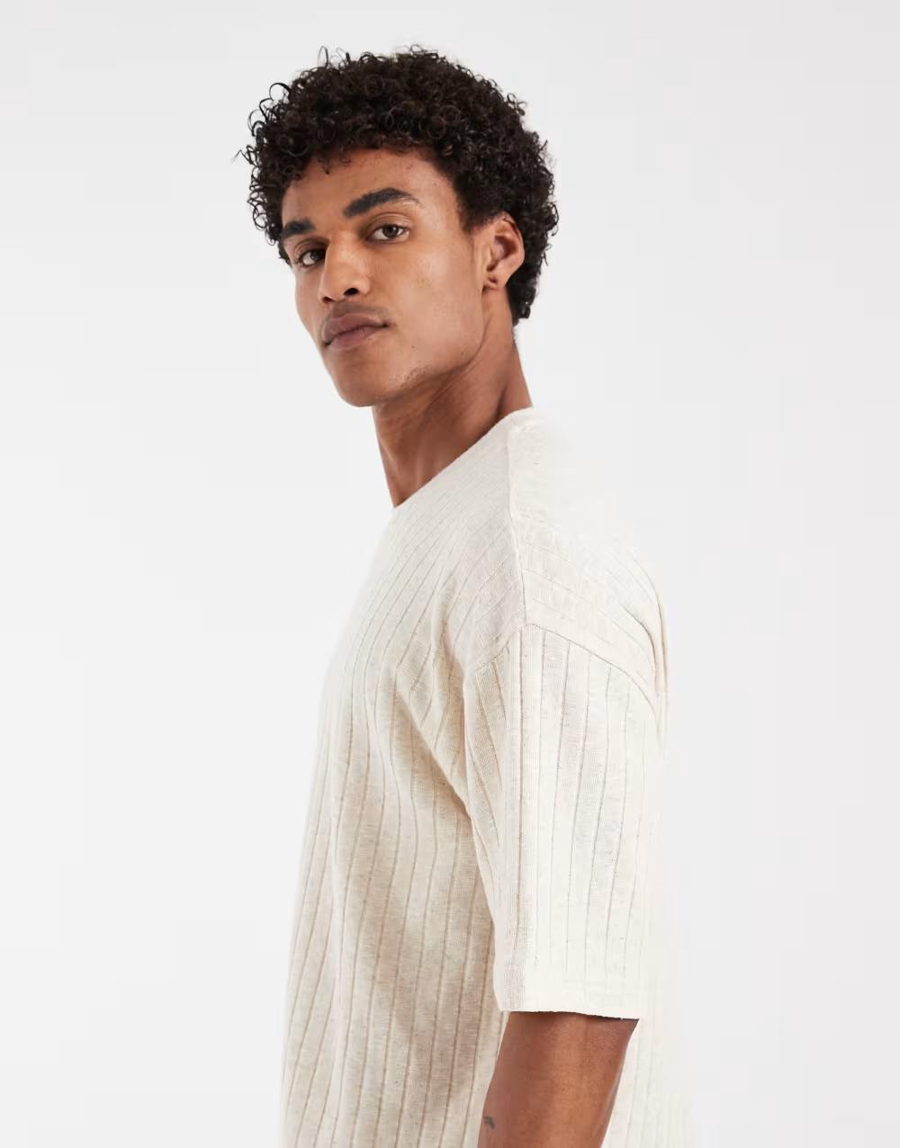 beżowy t-shirt z domieszką lnu oversize okrągły dekolt