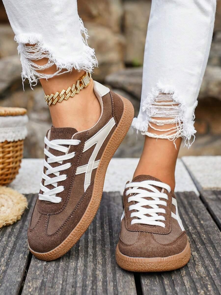 BRĄZOWE SZNUROWANE BUTY SPORTOWE 