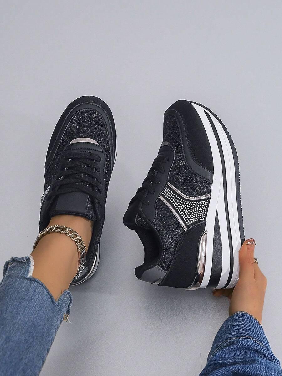czarne buty sportowe