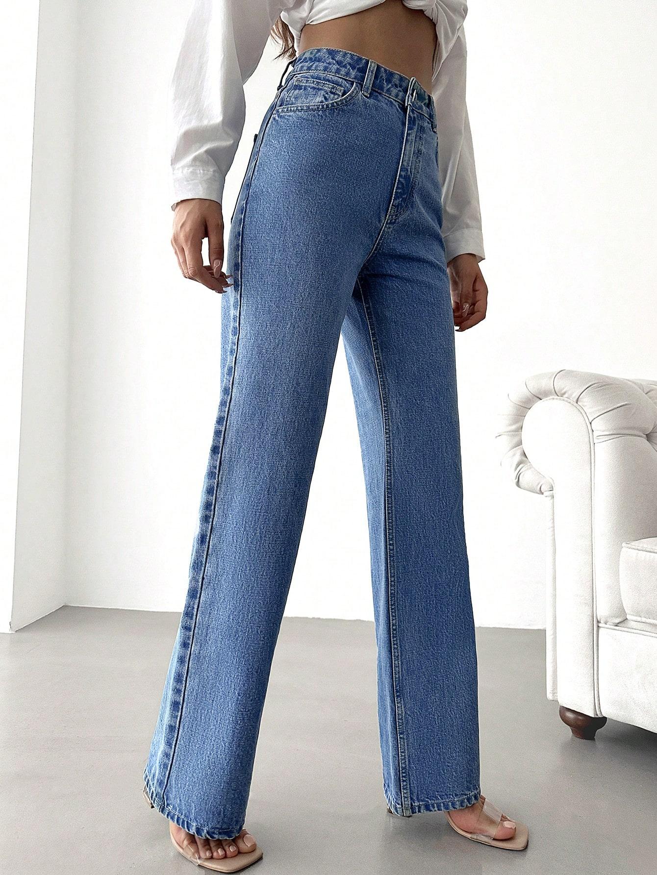 niebieskie spodnie jeansowe prosta nogawka