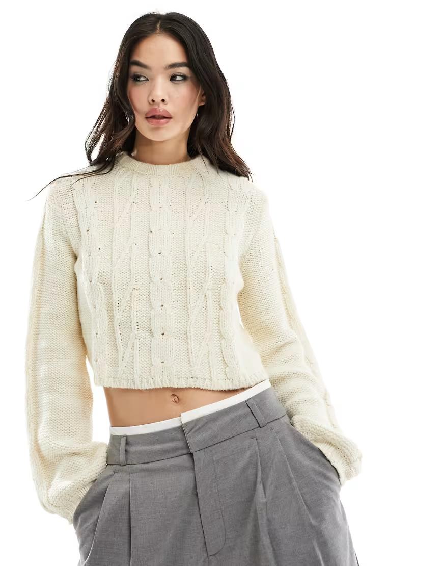 krótki sweter ecru splot