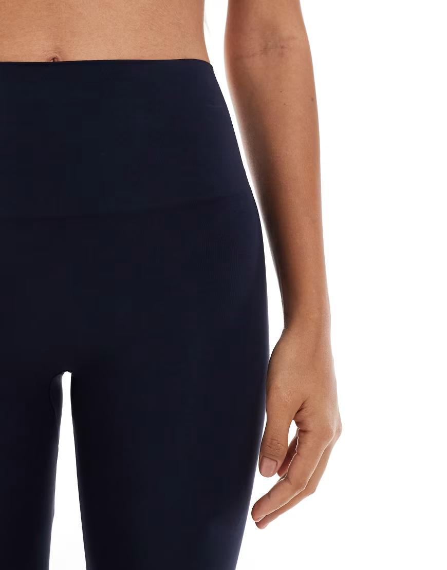 GRANATOWE BEZSZWOWE LEGGINSY