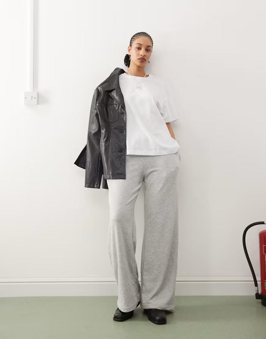 BIAŁY T-SHIRT OVERSIZE