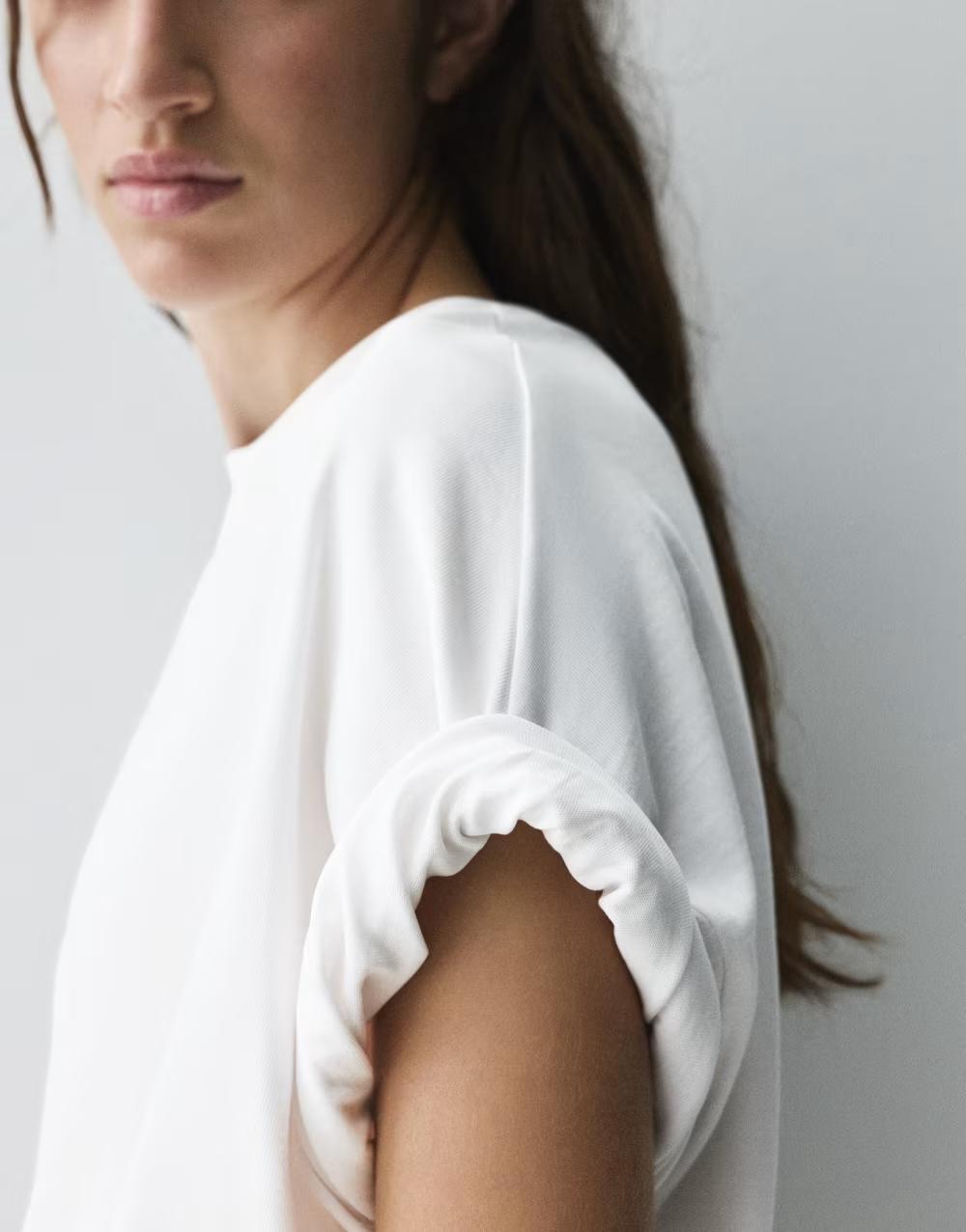 biały t-shirt okrągły dekolt