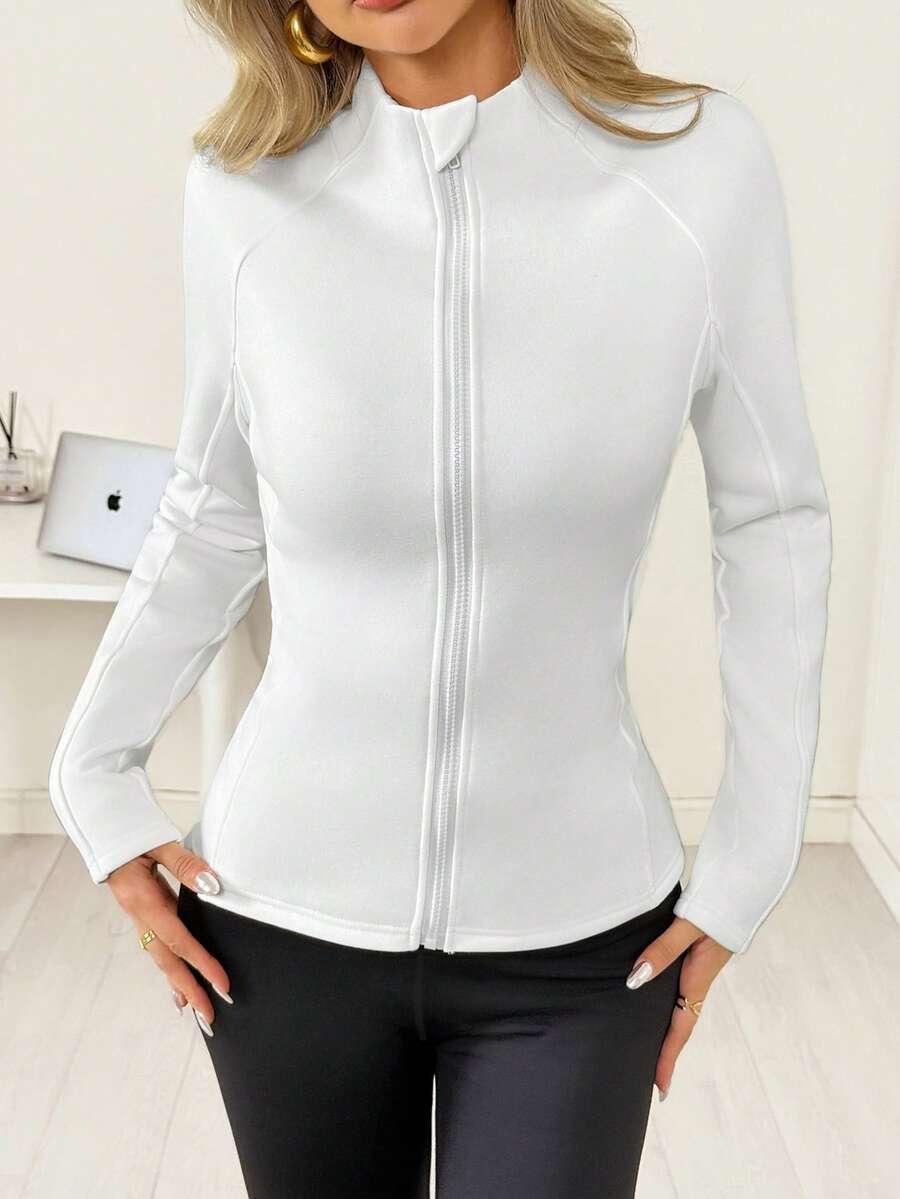 biała bluza zamek