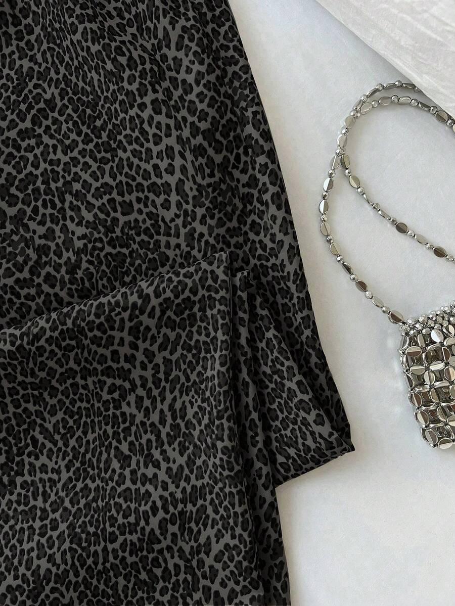 czarne spodnie animal print