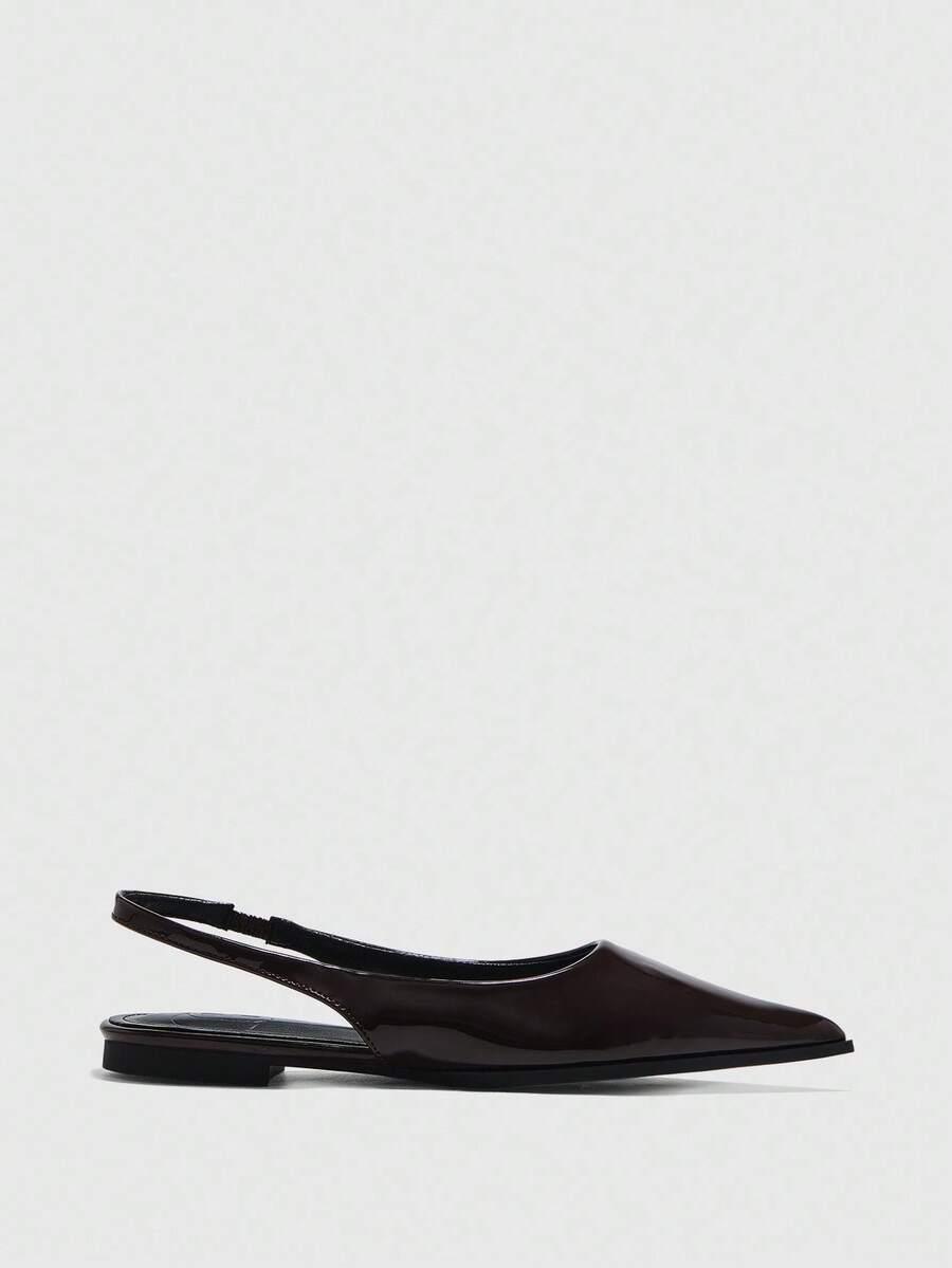 PŁASKIE BUTY Z ODKRYTĄ PIĘTĄ