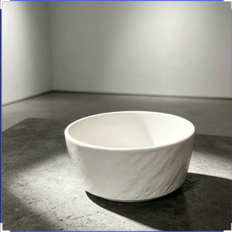 biała miska ceramiczna