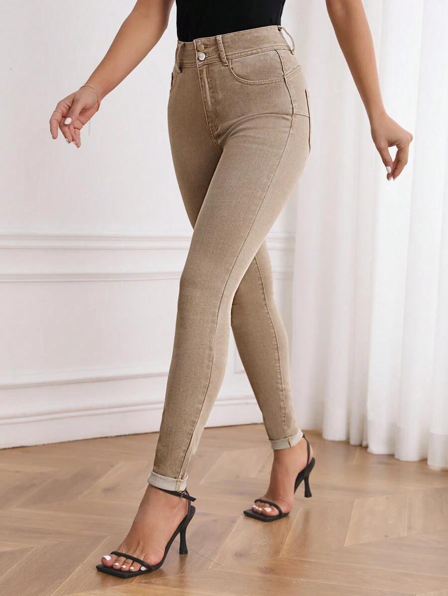 brązowe spodnie jeans