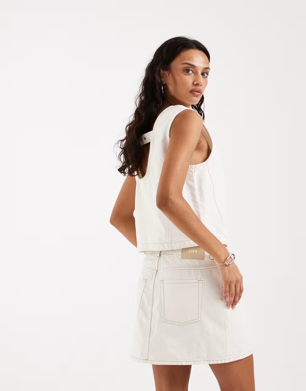 biała mini spódnica jeans