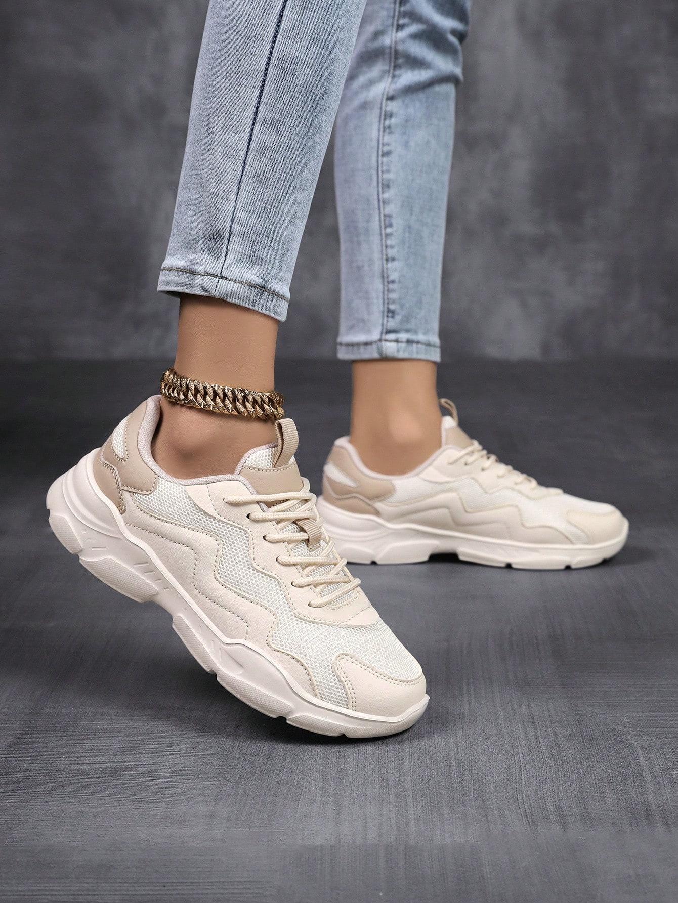 beżowe buty sportowe