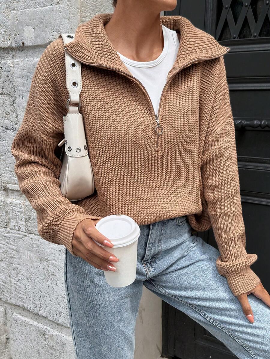 brązowy sweter golf