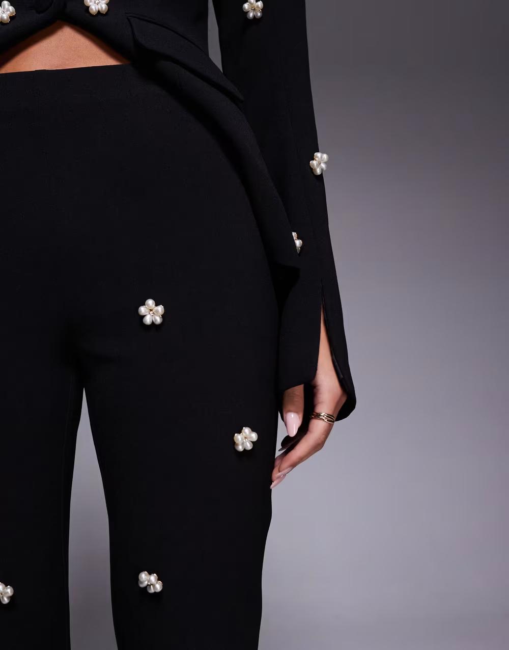 czarne eleganckie spodnie zdobienie