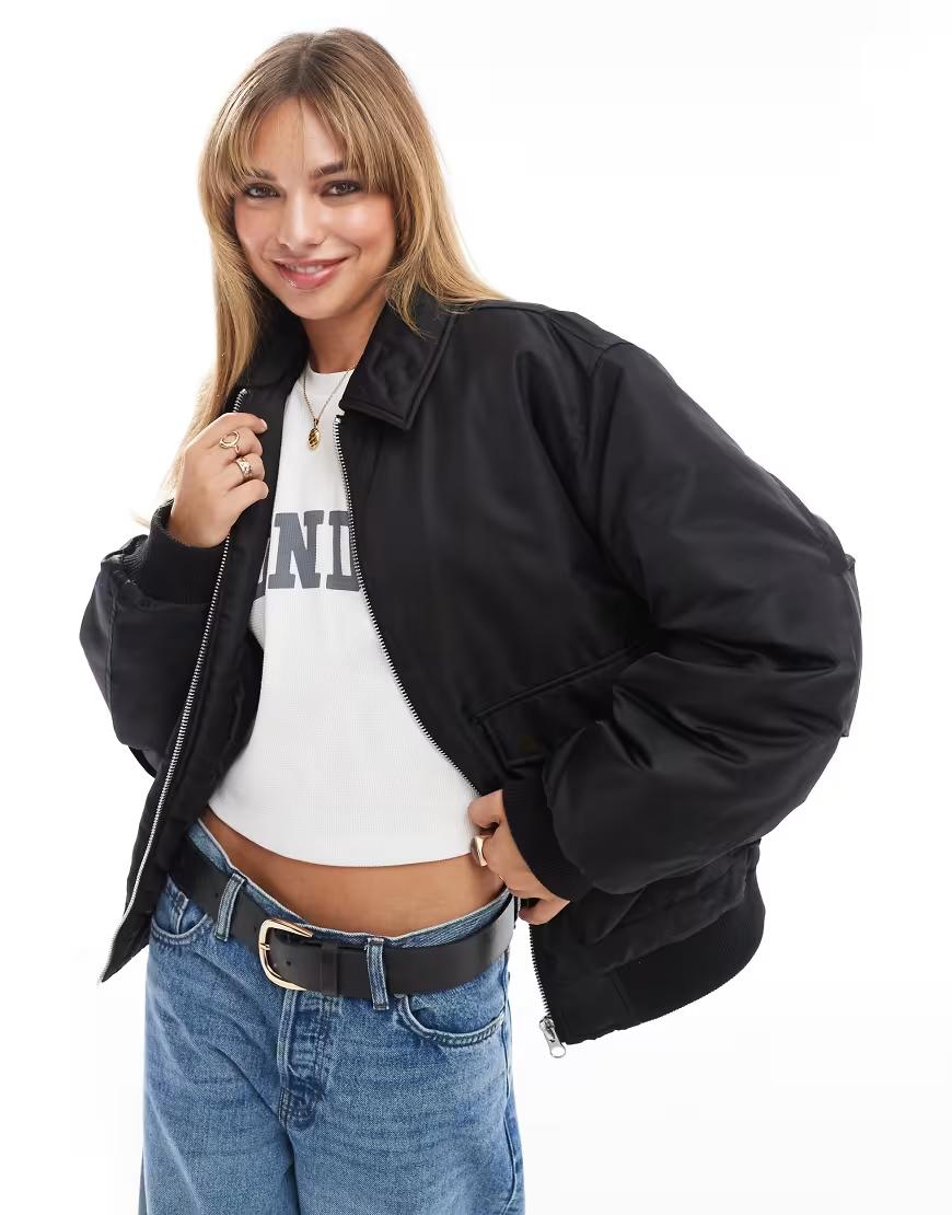 czarna kurtka bomber zamek