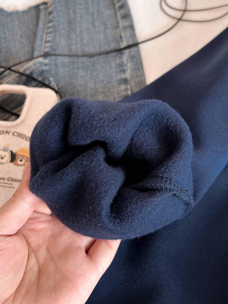 granatowa bluza kaptur
