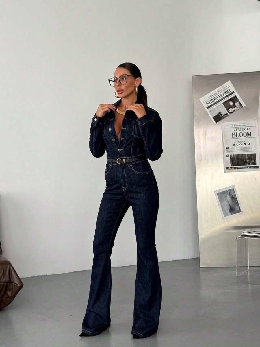 niebieski kombinezon jeans