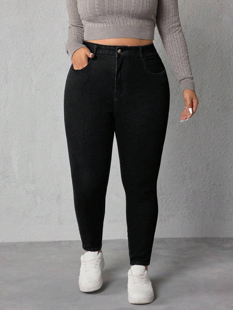 czarne spodnie jeans
