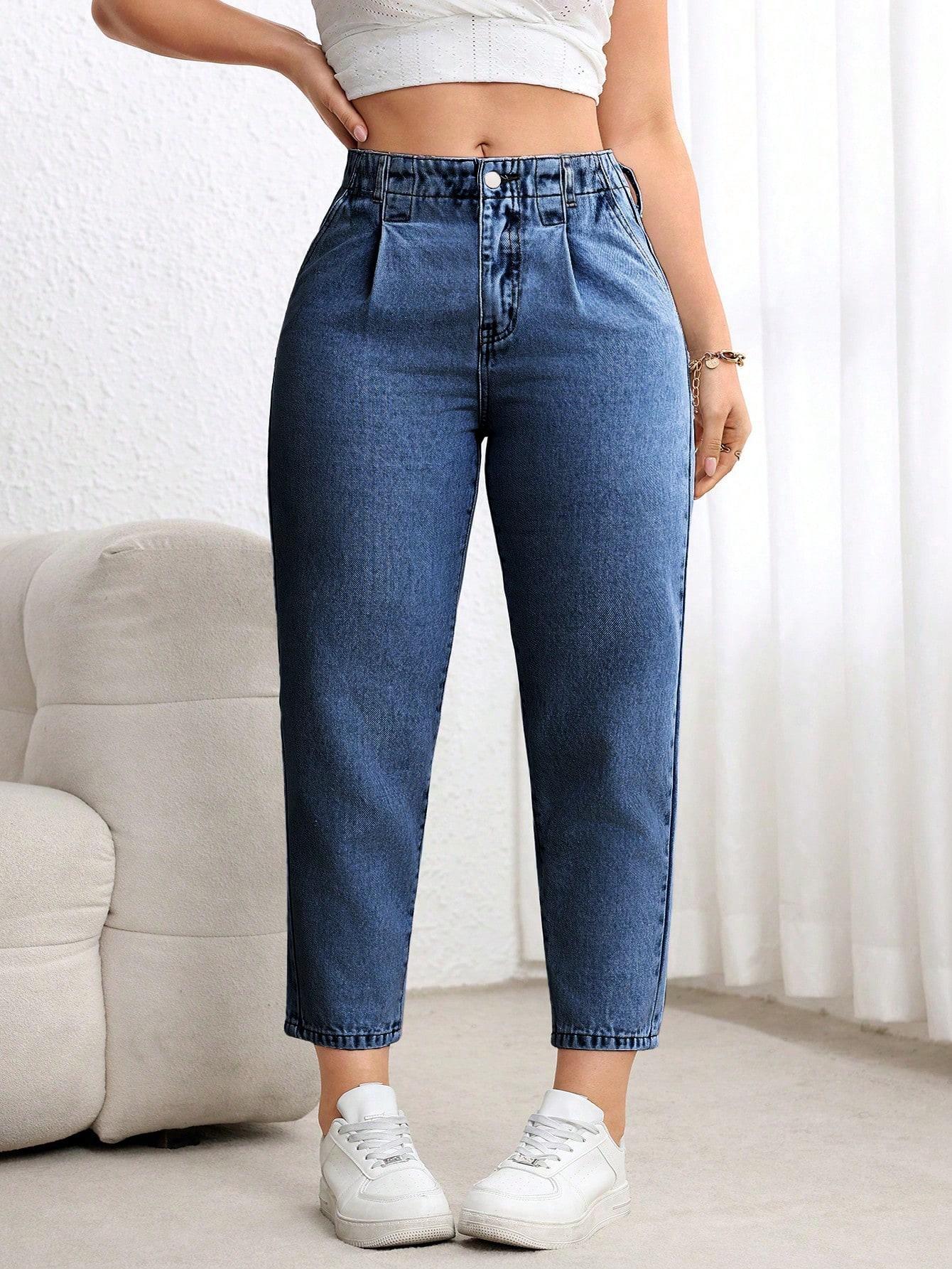 niebieskie spodnie jeans