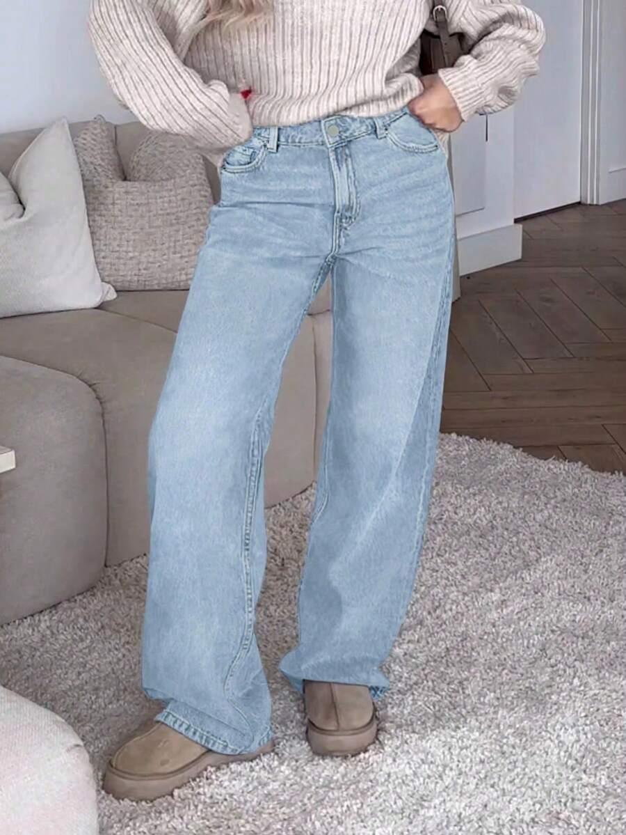 niebieskie spodnie jeans