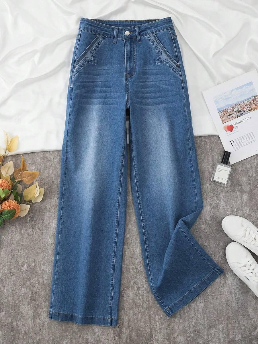 niebieskie spodnie jeans