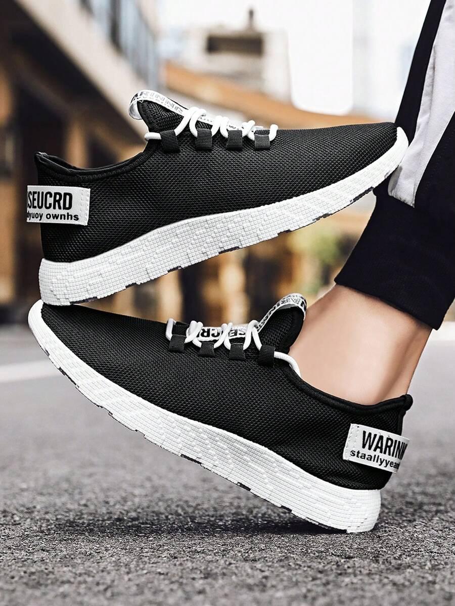 czarne buty sportowe