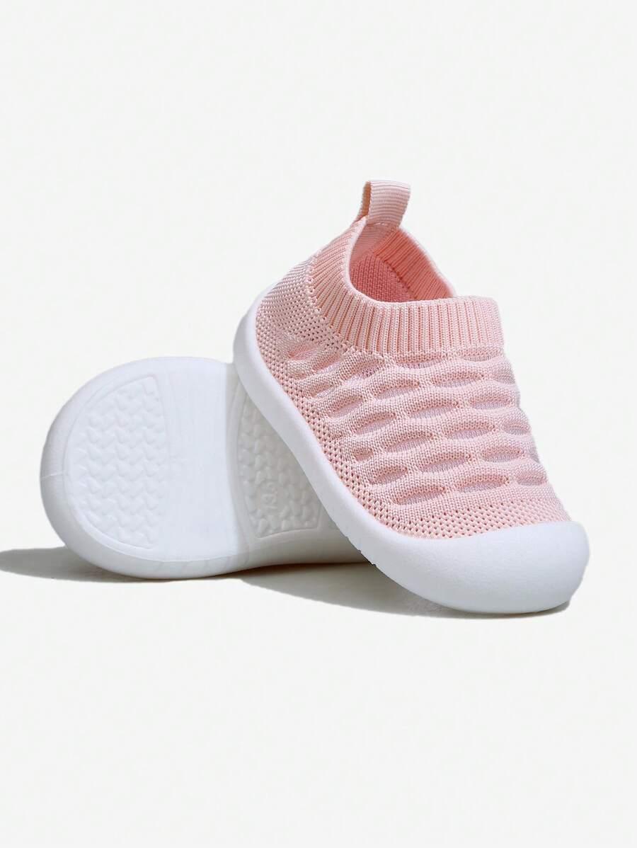 różowe buty dla niemowląt 