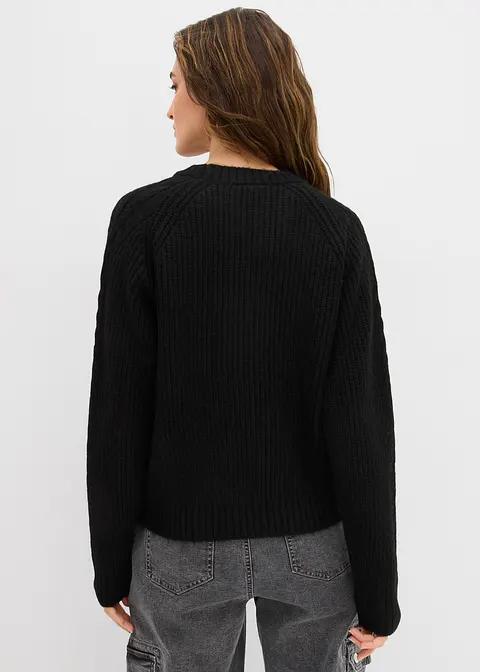 SWETER Z WYCIĘCIAMI