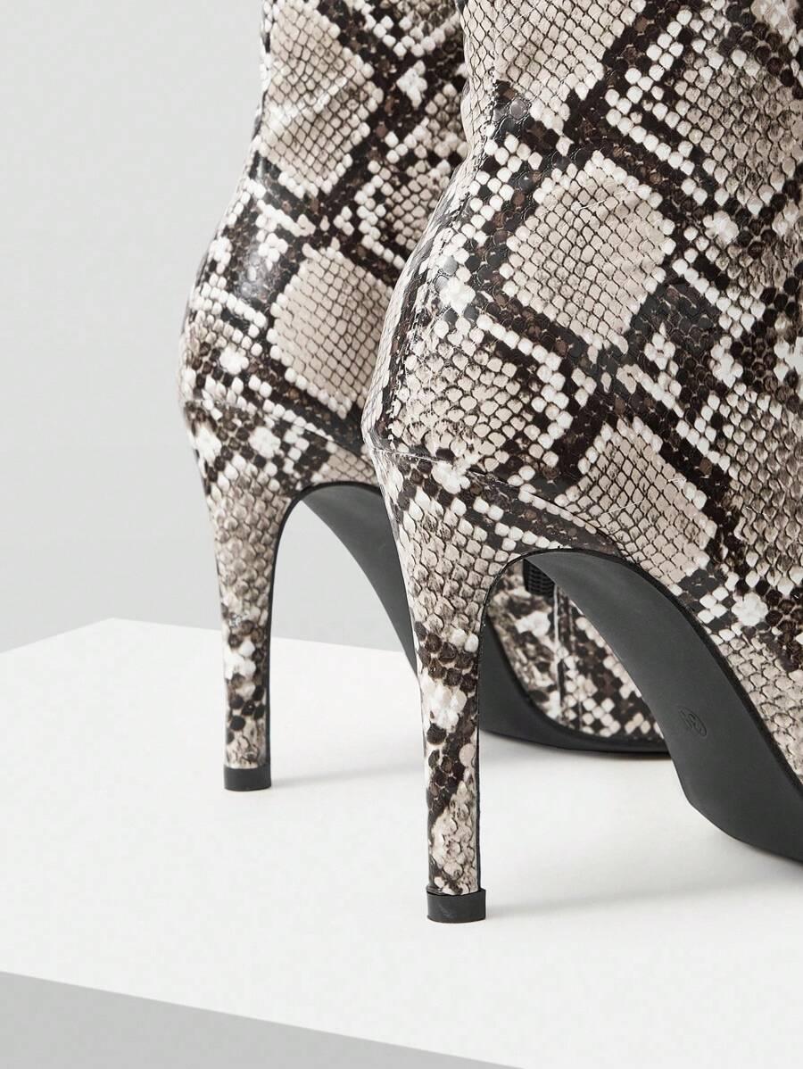 KOZAKI NA OBCASIE ANIMAL PRINT