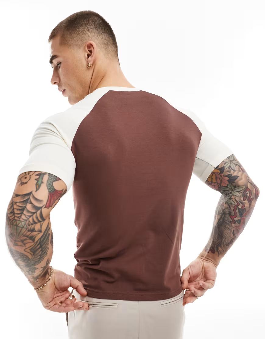 brązowy t-shirt nadruk kontrast
