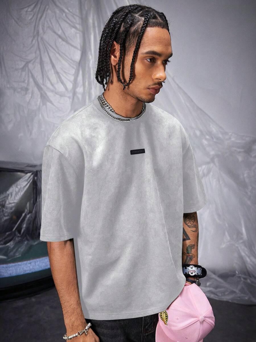 szary t-shirt okrągły dekolt