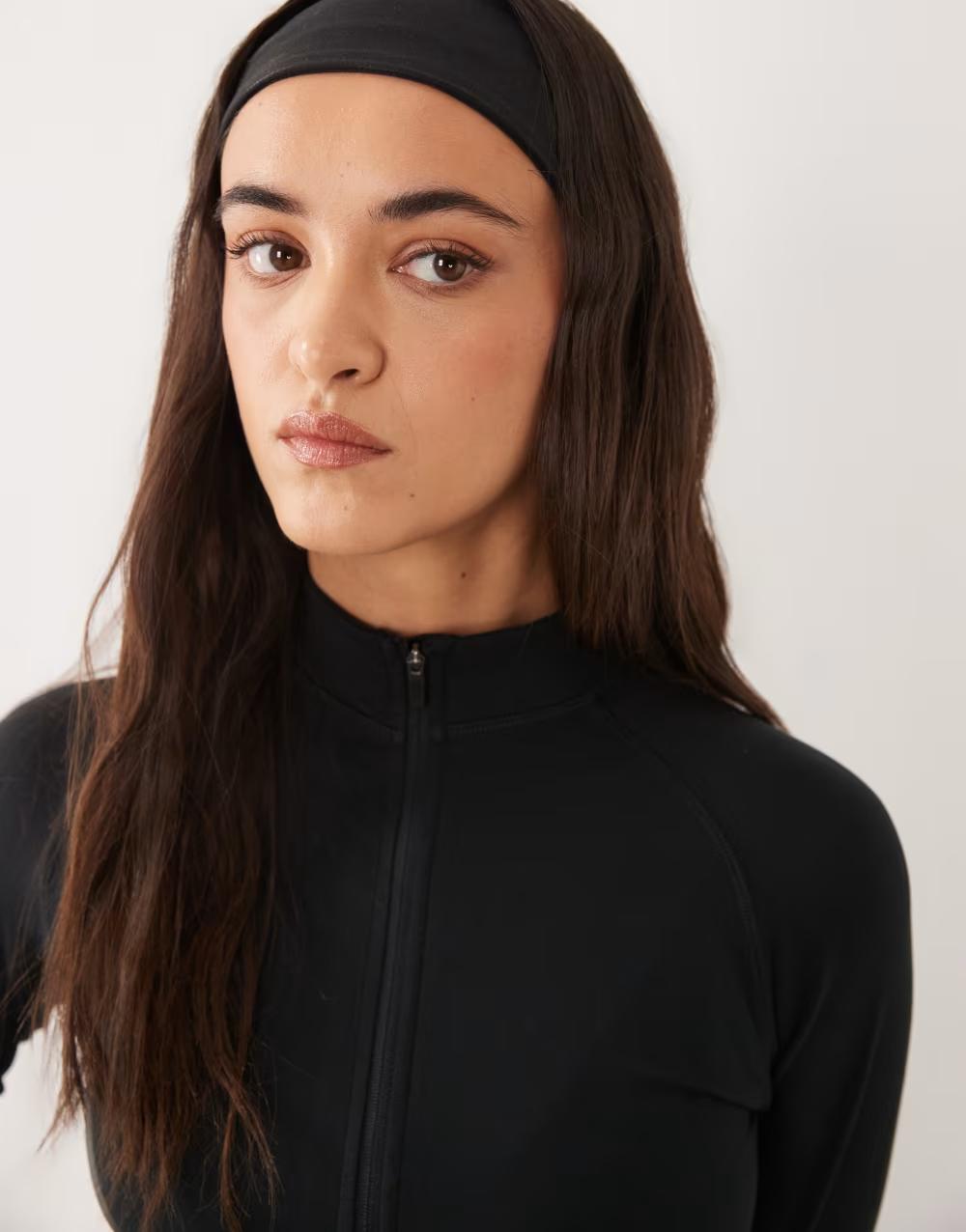 CZARNA BLUZA ZAMEK KIESZENIE