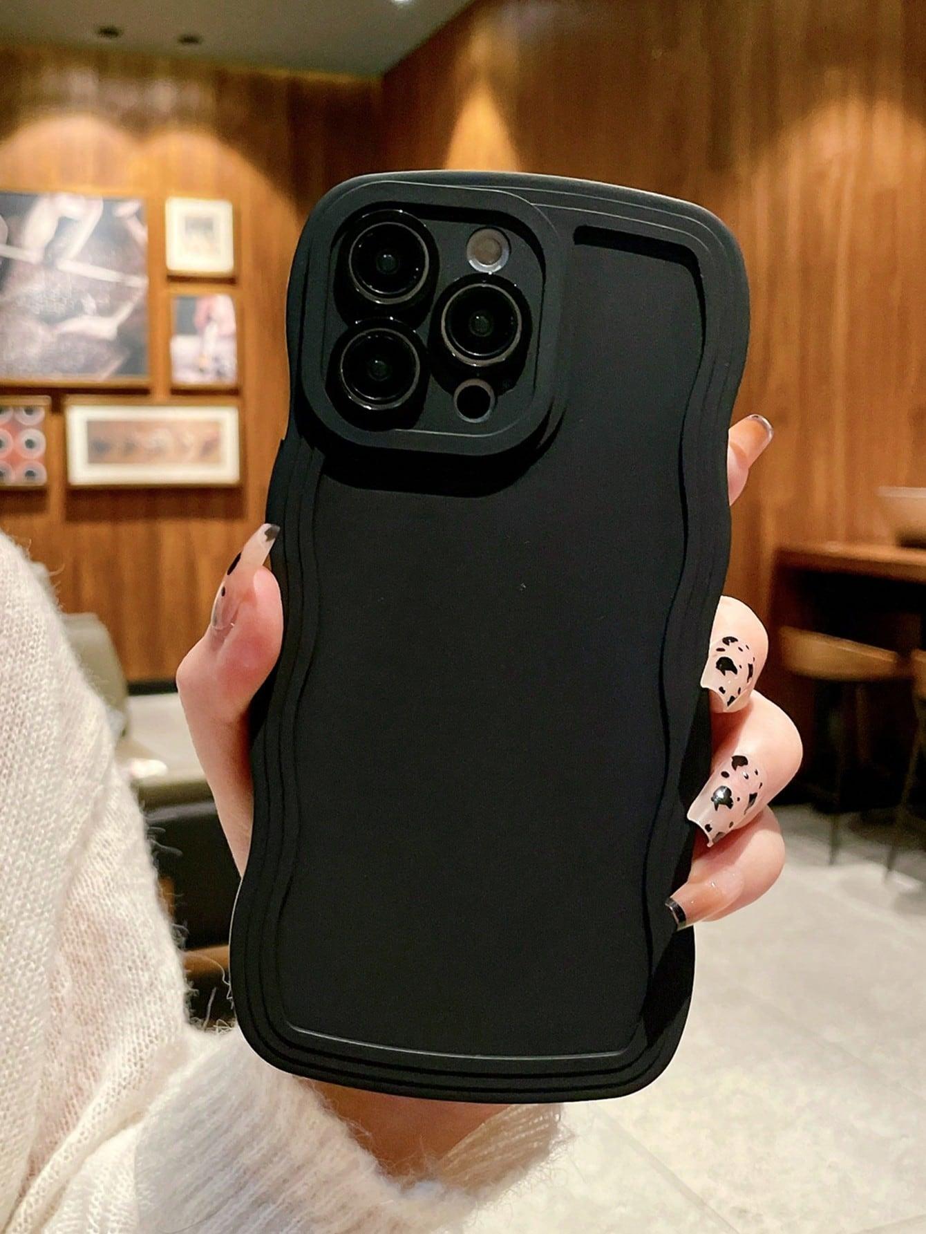 czarne etui na telefon iphone 15 pro