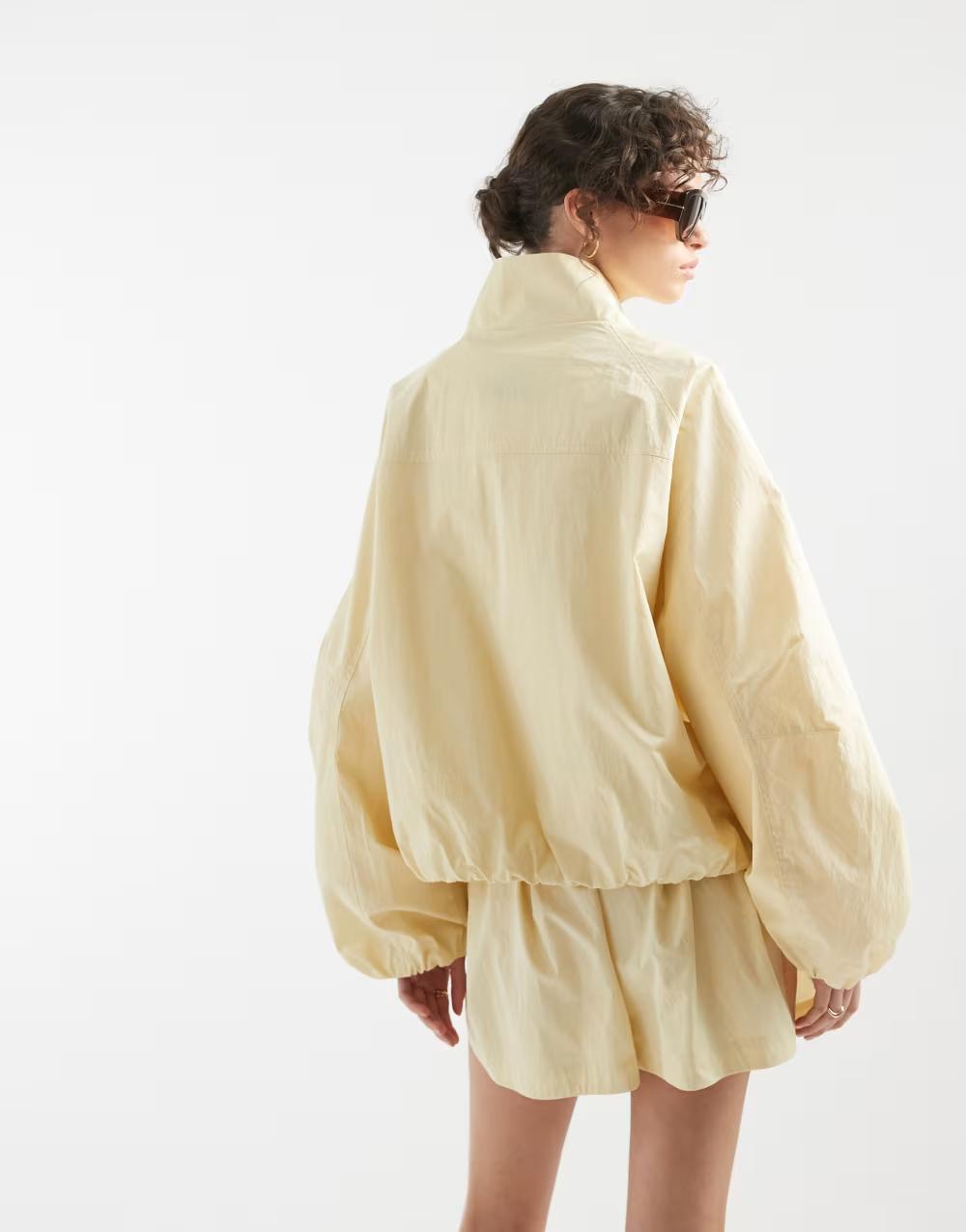 żółta kurtka dresowa oversize