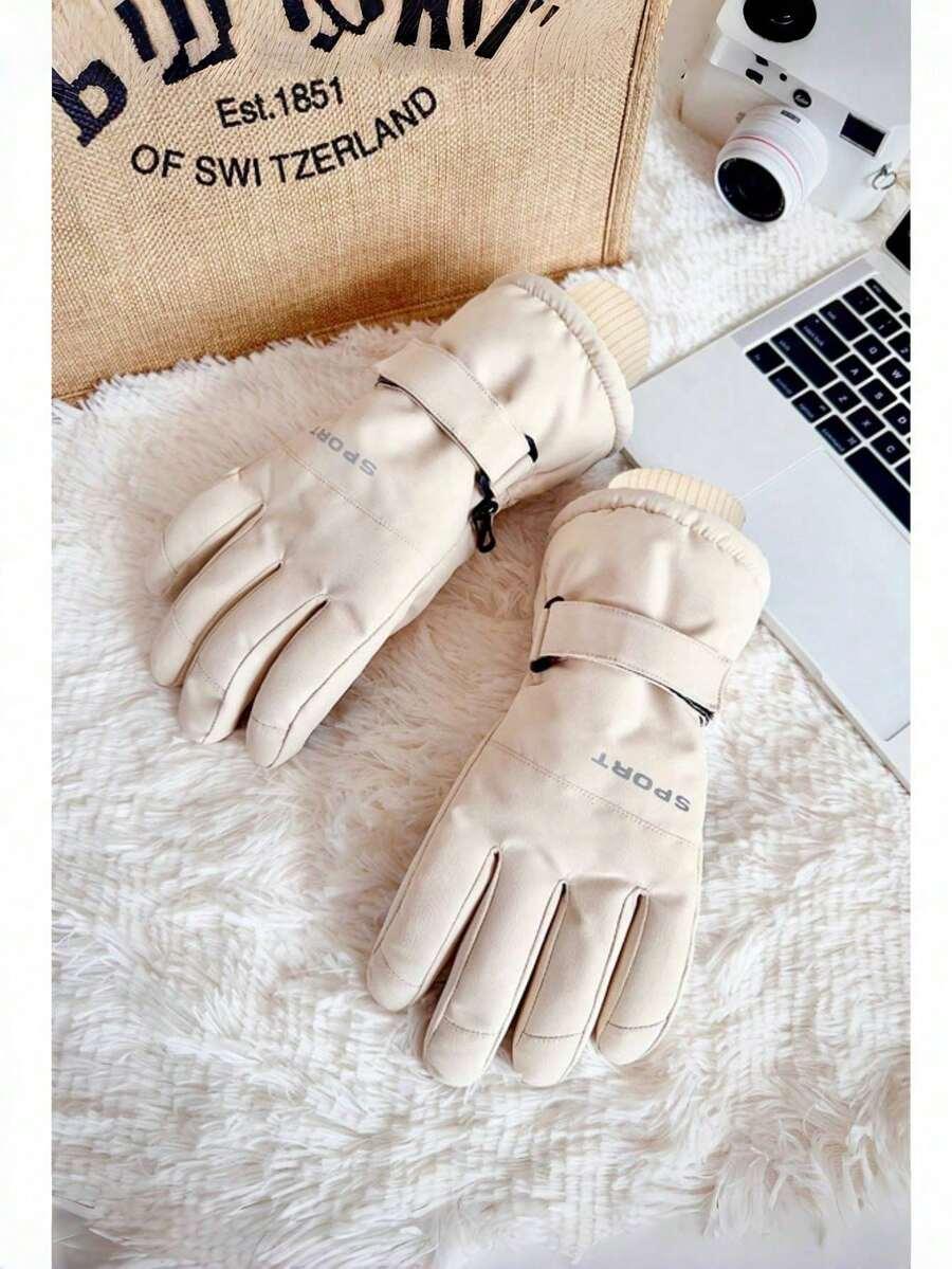 białe rękawiczki zimowe