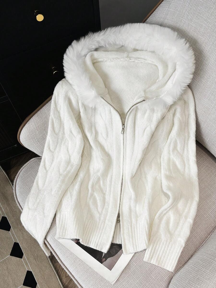 SWETER Z KAPTUREM