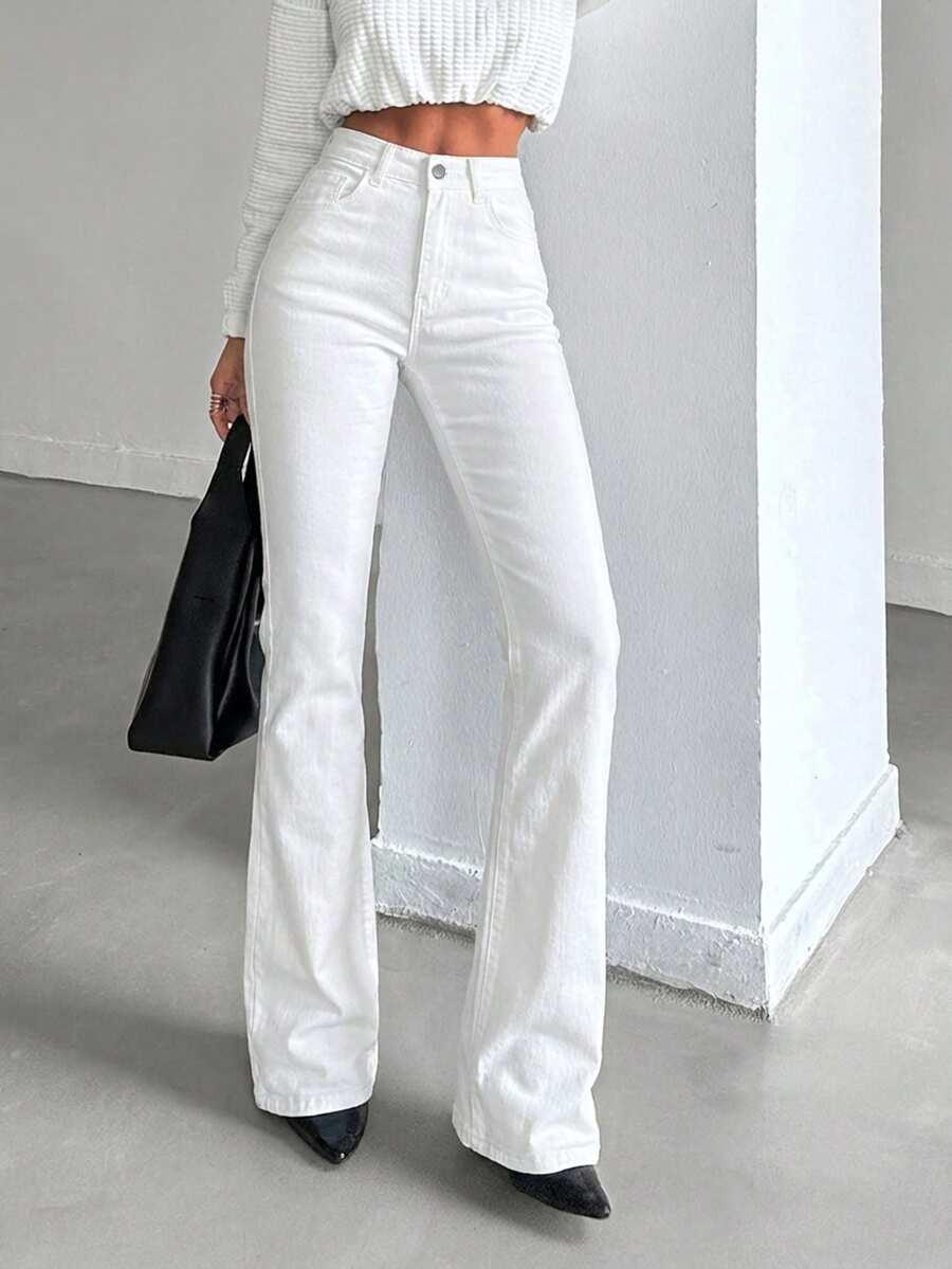 białe spodnie jeans dzwony