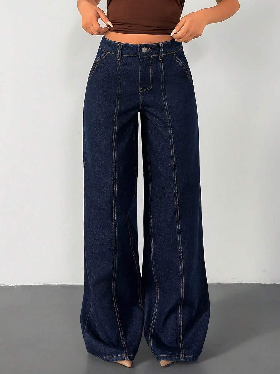 granatowe spodnie jeans