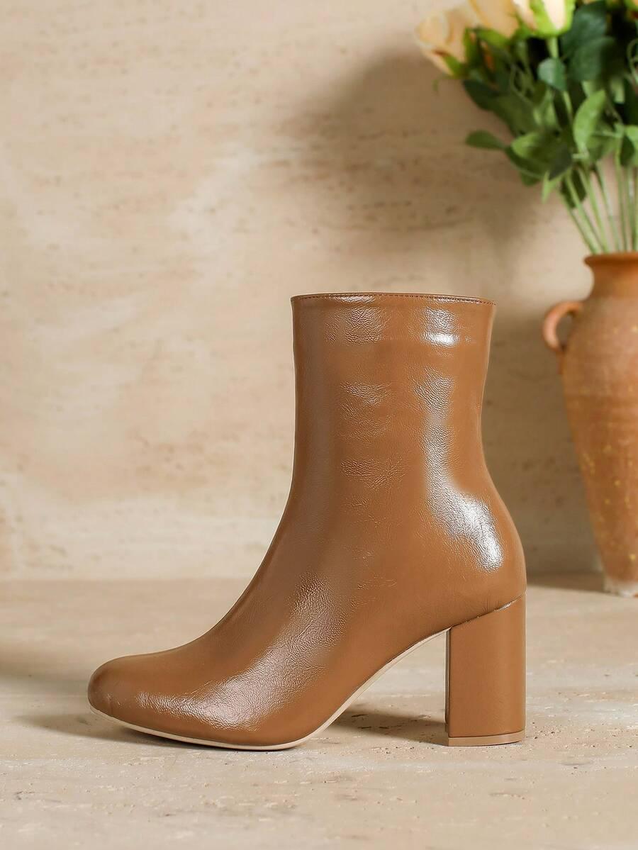 brązowe botki obcas