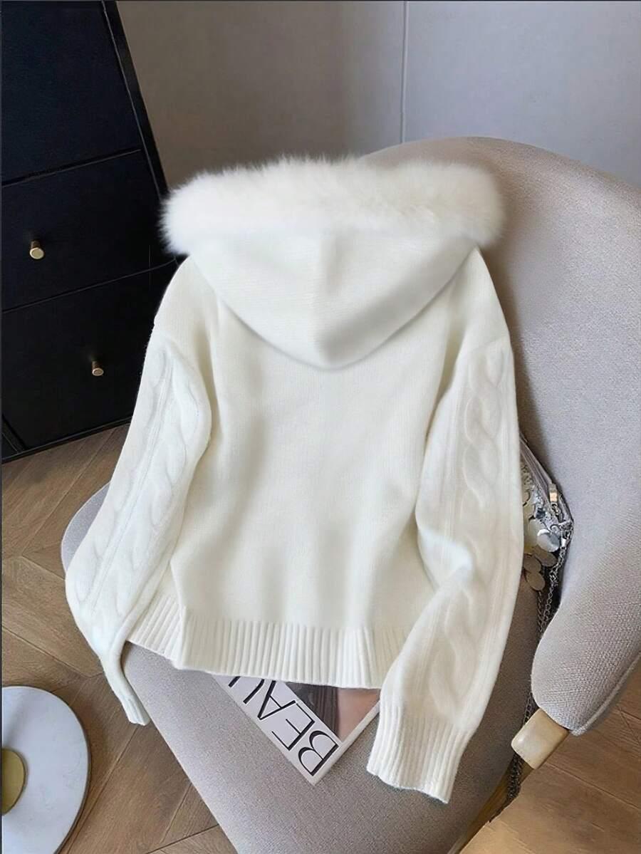 SWETER Z KAPTUREM