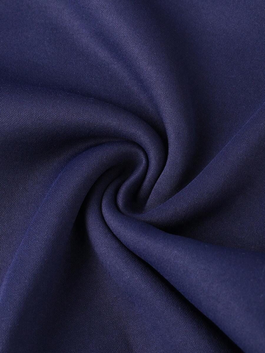 granatowa bluza kaptur