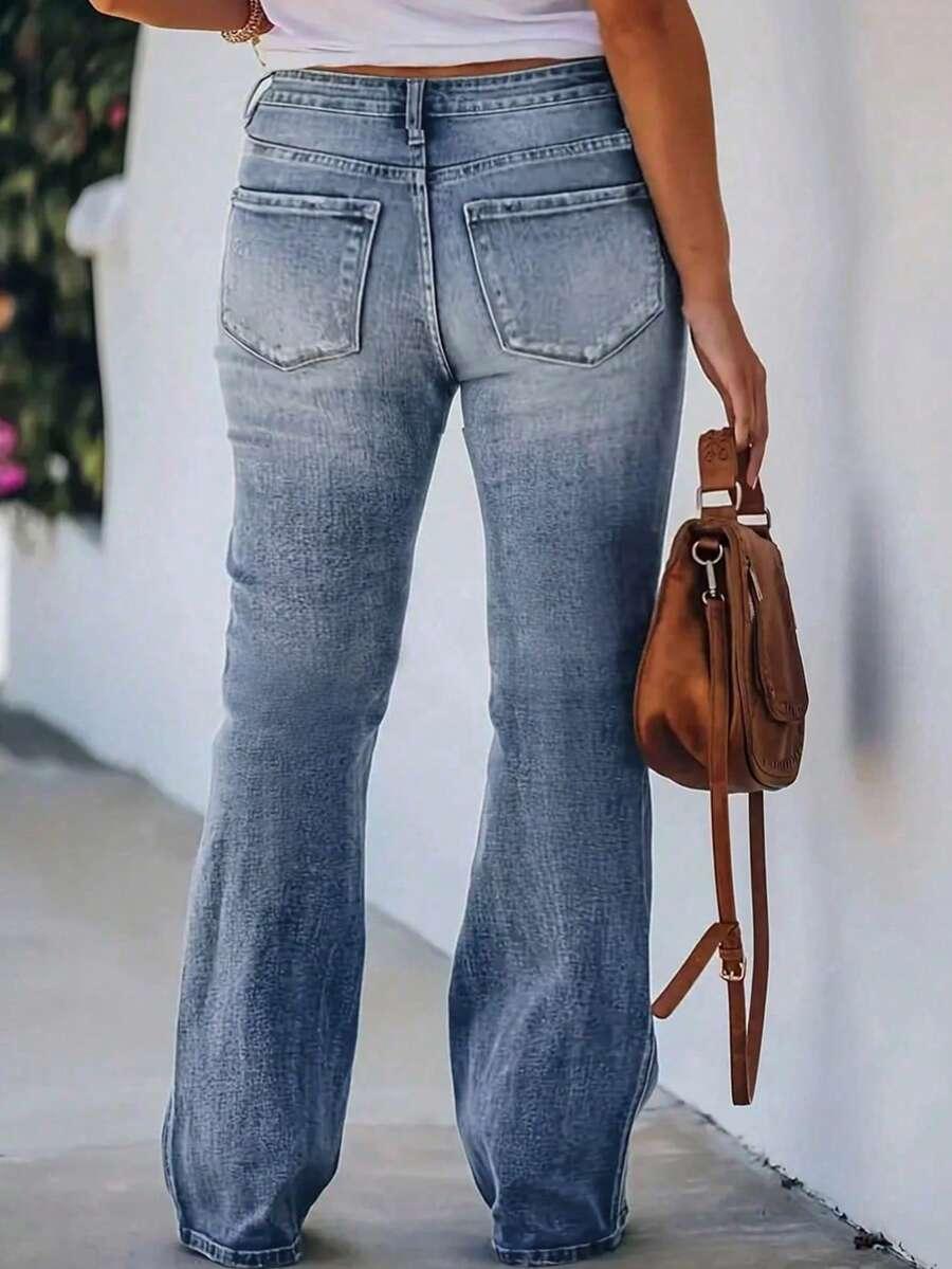 niebieskie jeansy kieszenie