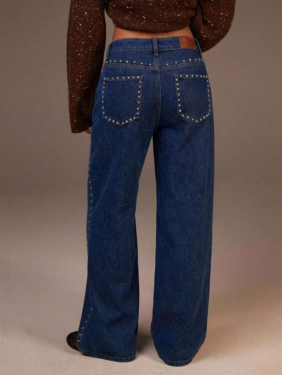 granatowe spodnie jeans