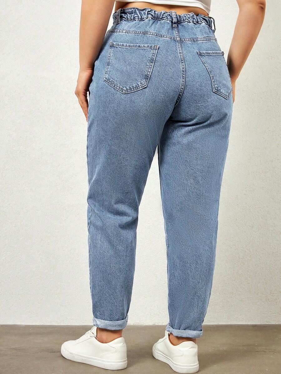 niebieskie spodnie jeans 