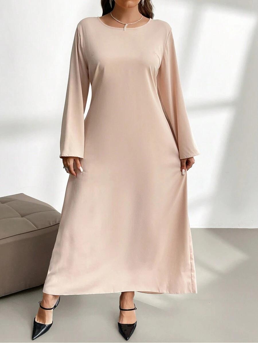 ELEGANCKA SUKIENKA MAXI Z PELERYNĄ 