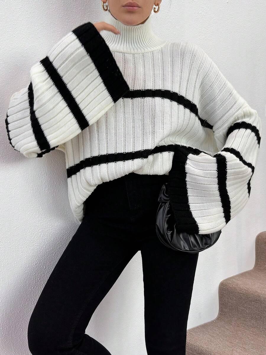 sweter szerokie rękawy paski