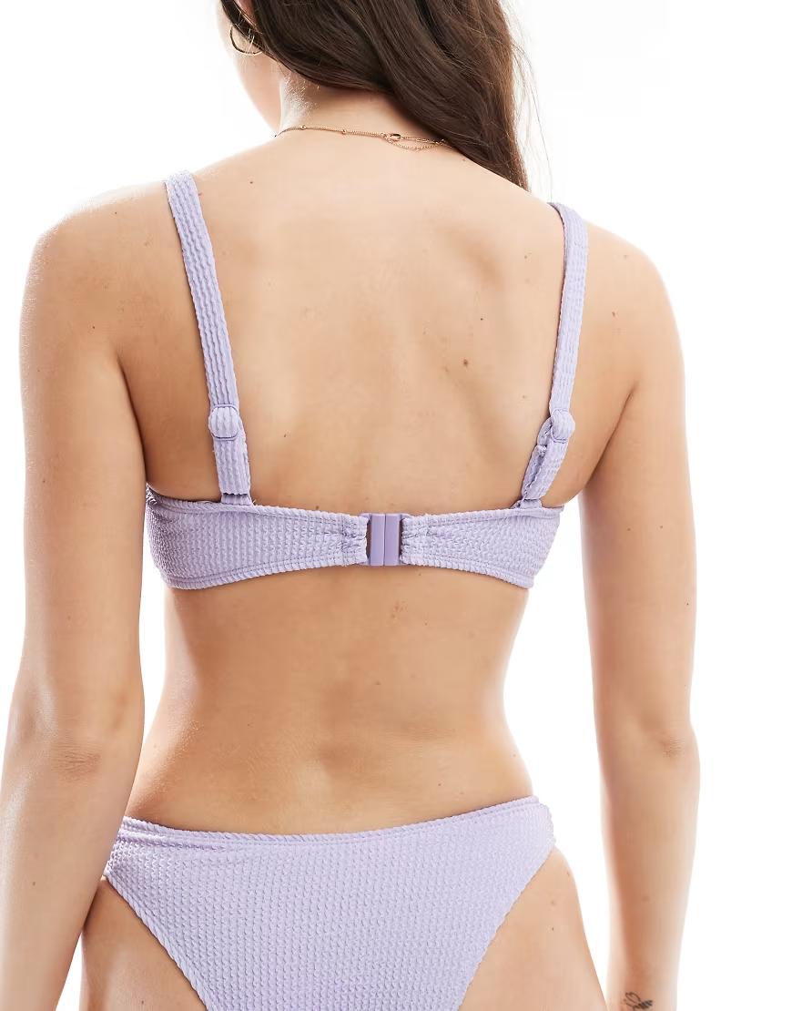 marszczona góra od bikini