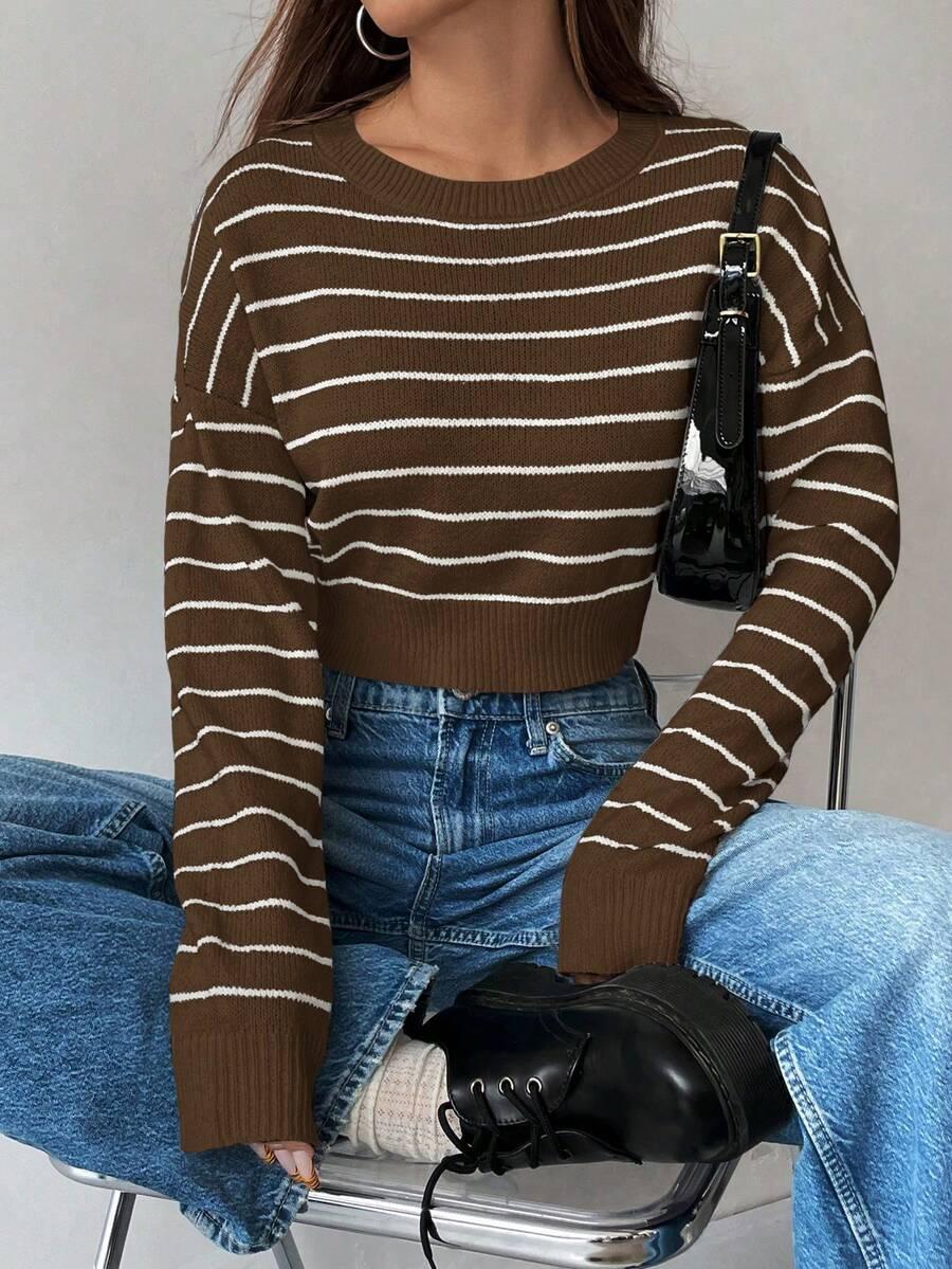 brązowy sweter w paski
