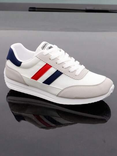 kolorowe buty sportowe 
