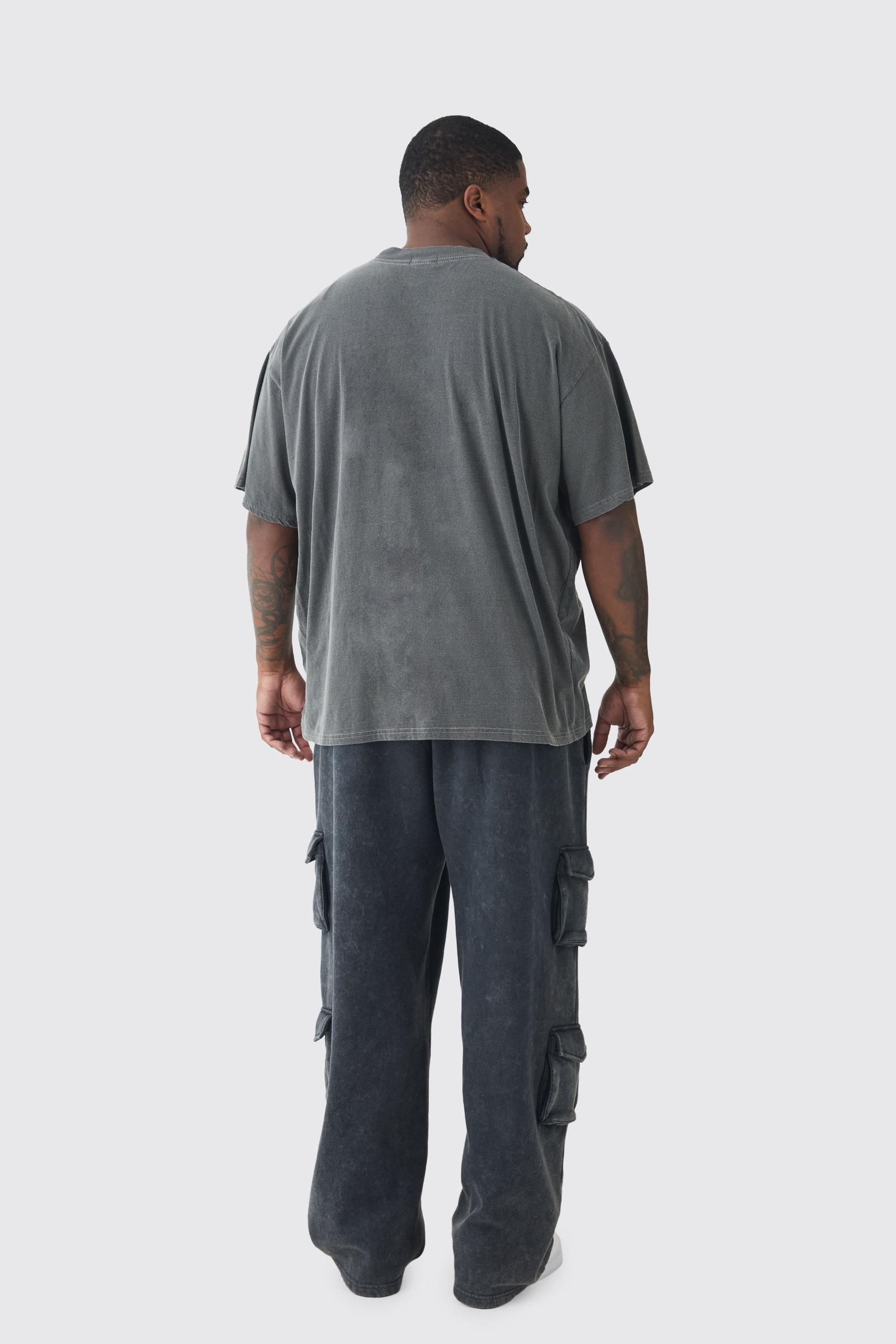 szary t-shirt nadruk